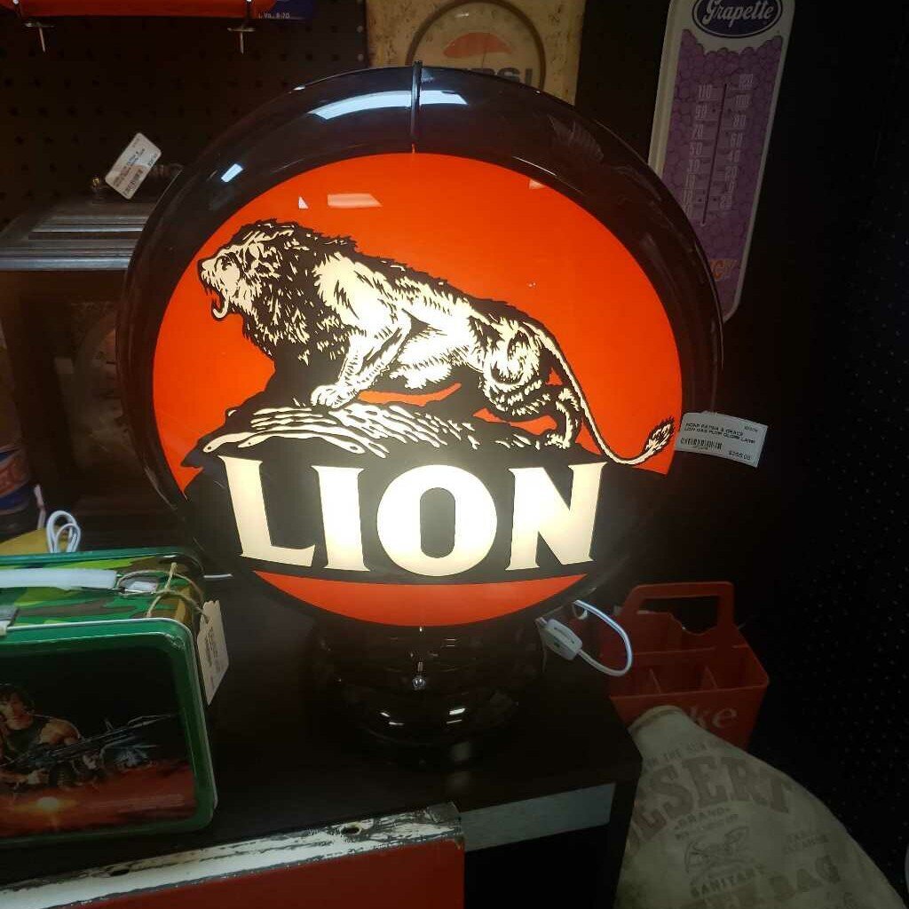 LION GAS PUMP GLOBE LAMP